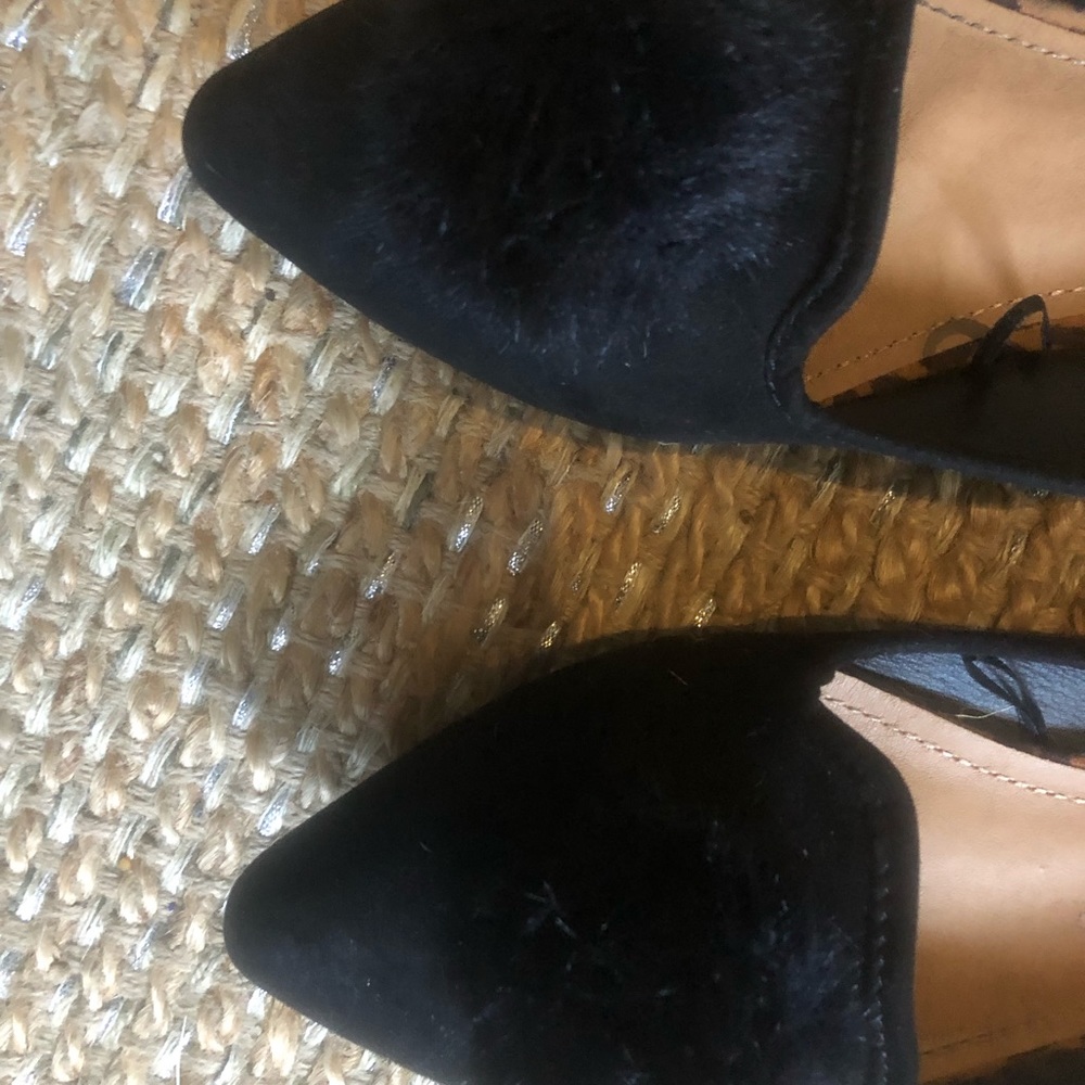 Size 9 Pom Pom black flats
